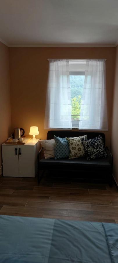 Mike'S Rooms โคบาริด ภายนอก รูปภาพ